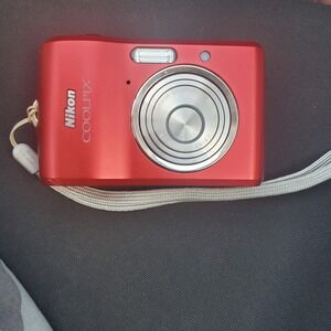 Nikon Coolpix L18 Digital Camera Red NOT WORKING